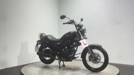 Sinnis Hoodlum 125 2019 ONLY 200 MILES NEW MOT SERVICED 125CC CRUISER BIKE 3