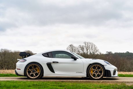 Porsche 718 Cayman GT4 RS