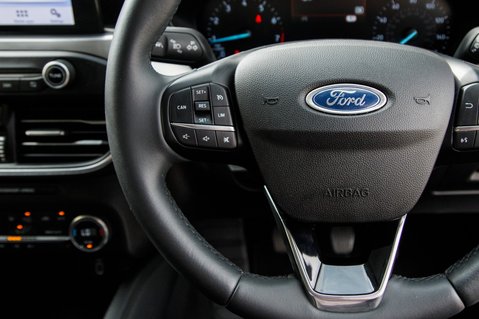 Ford Focus TITANIUM 18