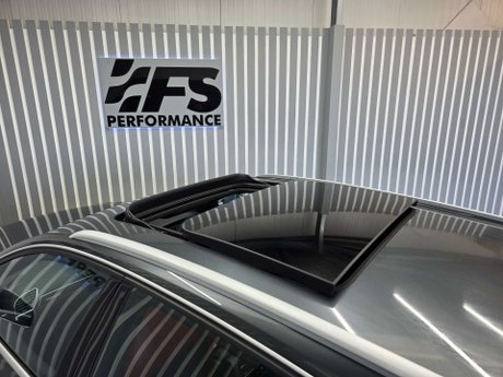 Audi RS4 4.2 FSI V8 Estate 5dr Petrol S Tronic quattro Euro 5 (450 ps) 31