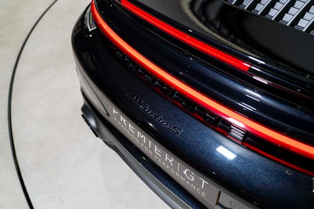 Porsche 911 TURBO S PDK. SPORTS CHRONO. HEATED & VENTILATED SEATS. PCCBS. SPORT EXHAUST 5