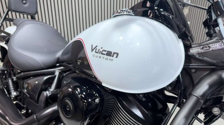 Kawasaki Vulcan 900 VN 2016 ONLY 2K NEW MOT LIGHTWEIGHT CRUISER A2 BIKE 28