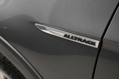 Volkswagen Passat 2.0 Passat Alltrack TDI BlueMotion Technology 4Motion Semi-Auto 4WD 5dr 35