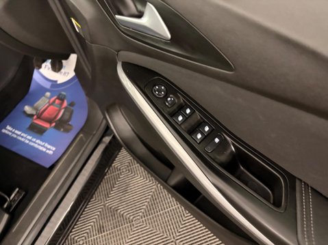 Vauxhall Grandland X 1.2 Turbo SE Euro 6 (s/s) 5dr 29