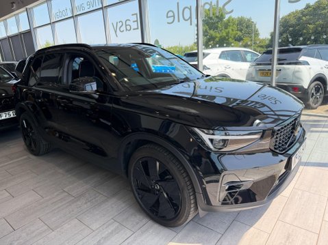 Volvo XC40 2.0 B3 MHEV Ultra Black Edition DCT Auto Euro 6 (s/s) 5dr 3