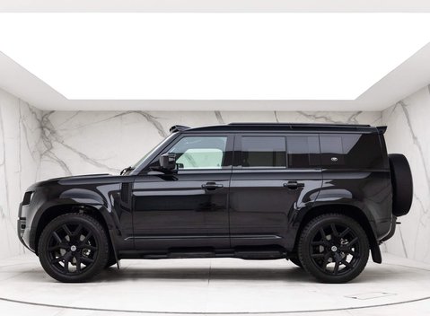 Land Rover Defender SE 3