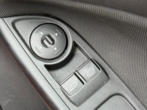 Ford Focus 1.0T EcoBoost Zetec Euro 5 (s/s) 5dr 19