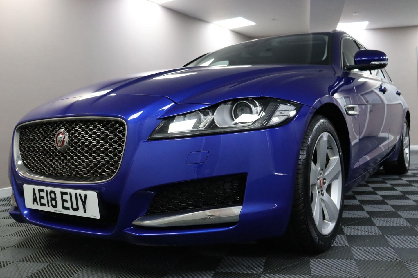 2018 Jaguar XF — image 27