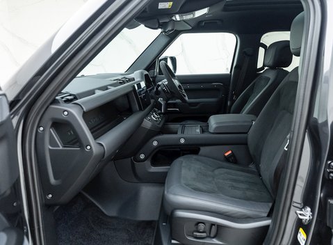 Land Rover Defender 110 V8 14