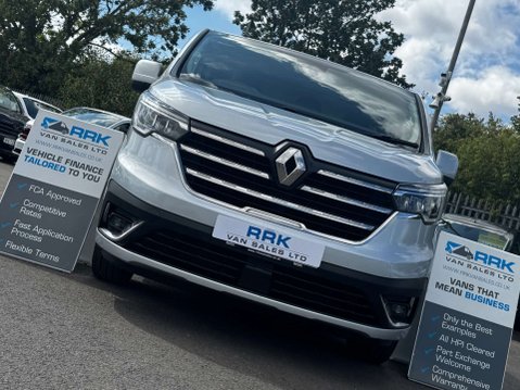 Renault Trafic 2.0 Trafic LL30 Sport + Blue DCI A 8