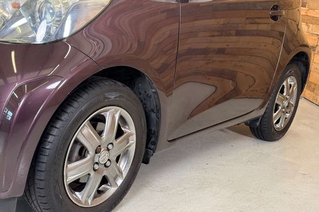 Toyota Iq 1.0 VVT-i 2 Hatchback 3dr Petrol Multidrive Euro 4 (68 bhp) 31