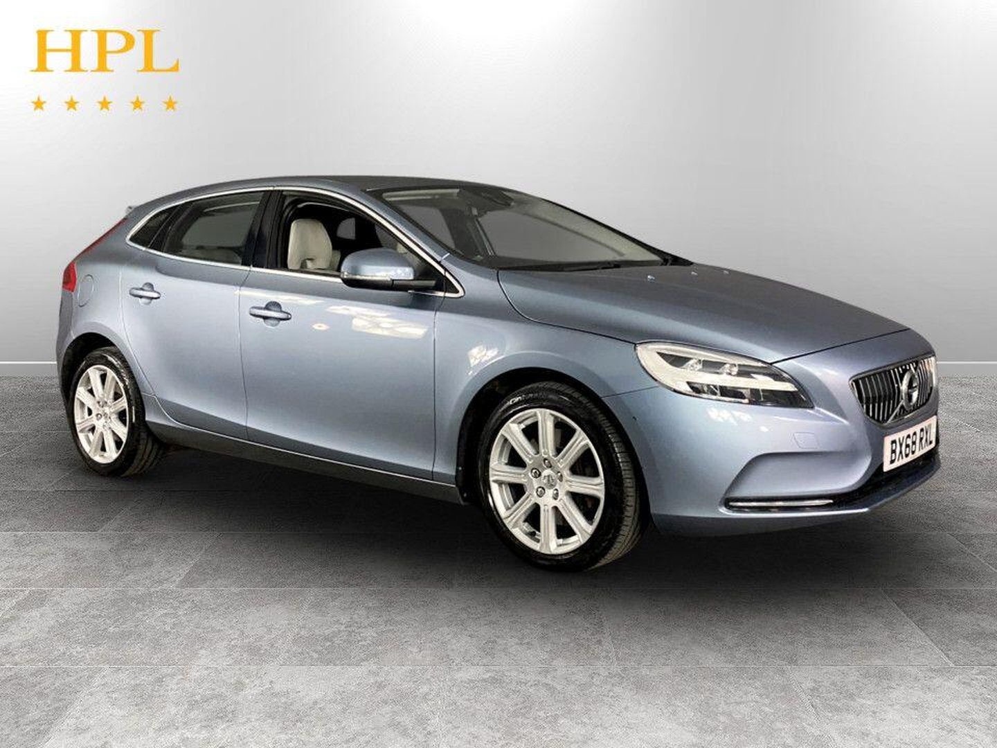 Volvo V40 listing photo