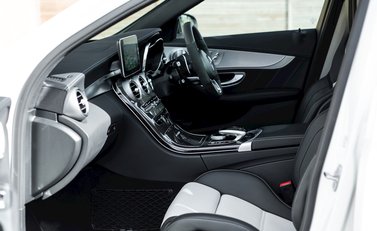 Mercedes-Benz C Class C63 S Estate 16