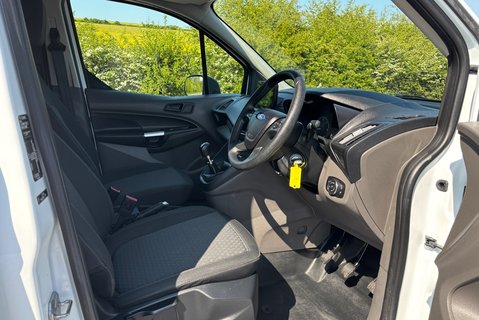 Ford Transit Connect 220 L1 Trend DCIV Tdci with Air Con / Sat Nav / Camera 18