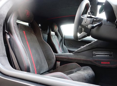 Lamborghini Aventador LP 700-4 Pirelli Edition 18