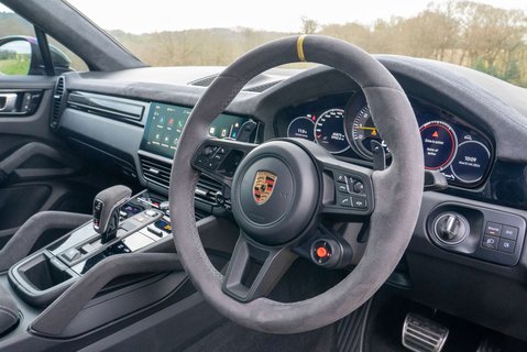 Porsche Cayenne 4.0T V8 TURBO GT 13
