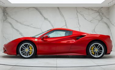 Ferrari 488 SPIDER 7