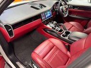 Porsche Cayenne 3.0 V6 E-Hybrid 14.1kWh SUV 5dr Petrol Plug-in Hybrid TiptronicS 4WD Euro 6 35