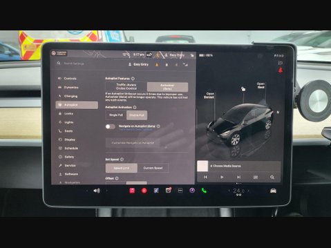 Tesla Model Y LONG RANGE AWD 27