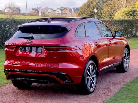 Jaguar F-Pace R-DYNAMIC BLACK 4