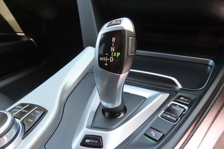 BMW 3 Series 2.0 330e 7.6kWh M Sport Shadow Edition Saloon 4dr Petrol Plug-in Hybrid Aut 13