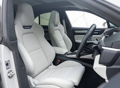 Porsche Macan Turbo Electric 11