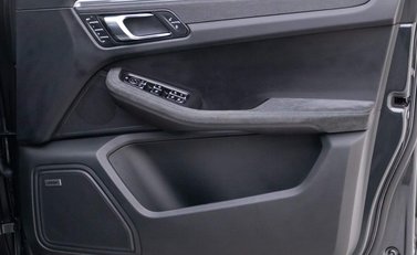 Porsche Macan GTS PDK 18