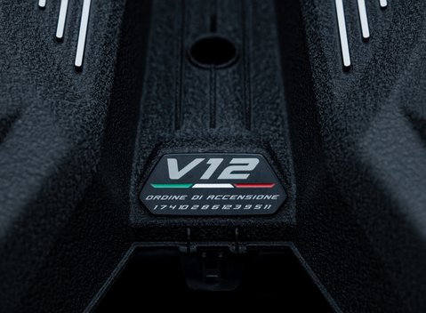 Lamborghini Revuelto 48