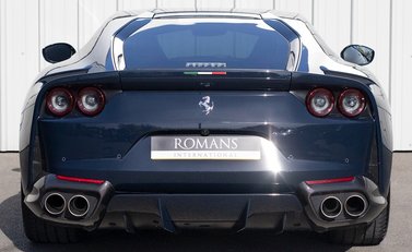 Ferrari 812 Superfast 5