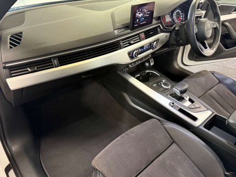 Audi A4 2.0 A4 S Line 35 TFSI Semi-Auto 5dr 39