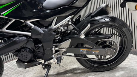 Kawasaki Z 2023 125CC NAKED BIKE MOT 10/27 WARRANTY SERVICED 1 OWNER 19