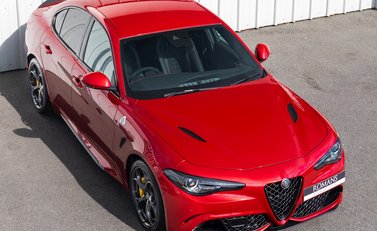 Alfa Romeo Giulia Quadrifoglio 8