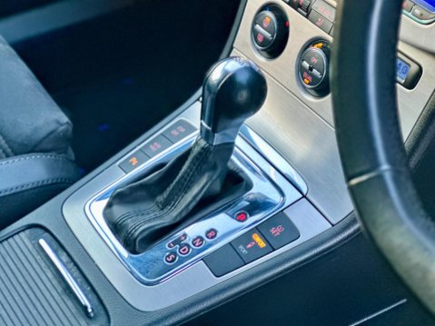 Volkswagen Passat 3.6 FSI V6 R36 DSG 4Motion Euro 5 5dr 47