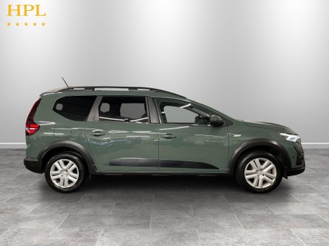 Dacia Jogger 1.6 Hybrid Expression MPV 5dr Petrol Hybrid Auto Euro 6 (s/s) (140 ps) Air 8