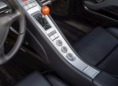 Porsche Carrera GT 19