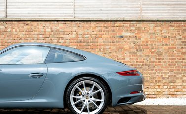 Porsche 911 (991.2) Carrera 22