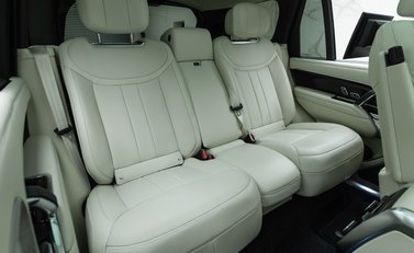 Land Rover Range Rover D350 AUTOBIOGRAPHY 17