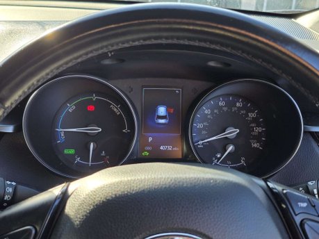 Toyota C-HR 1.8 VVT-h Icon SUV 5dr Petrol Hybrid CVT Euro 6 (s/s) (122 ps) 32