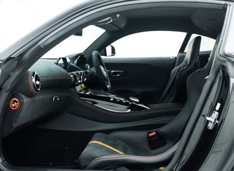 Mercedes-Benz Amg GT Black Series 8