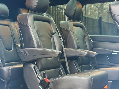 Mercedes-Benz V Class 2.2 V220d AMG Line MPV 5dr Diesel G-Tronic+ Euro 6 (s/s) 7 Seat (163 ps) 17