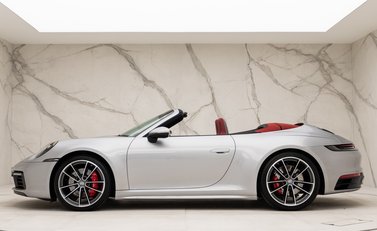 Porsche 911 Carrera 4S Cabriolet (992) 3