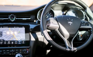 Maserati Quattroporte DV6 16