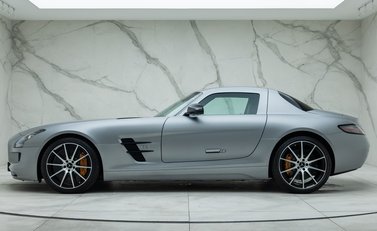 Mercedes-Benz SLS AMG GT 6