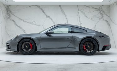 Porsche 911 Carrera GTS (992) 5