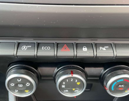 Dacia Duster 1.6 Duster Comfort SCe 4x2 5dr 36