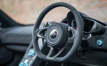 McLaren 675LT Spider MSO Carbon Series 15