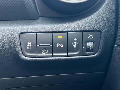 Hyundai KONA T-GDI PREMIUM MHEV 34