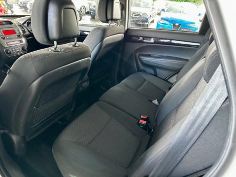 Kia Sorento 2.2 CRDi KX-1 AWD Euro 5 5dr 21