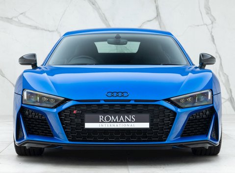 Audi R8 V10 Performance Carbon Black 4