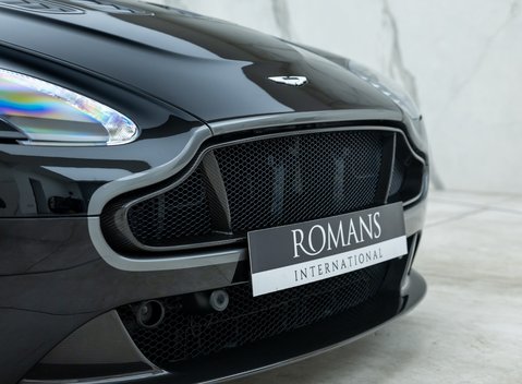 Aston Martin V12 Vantage S Roadster 40